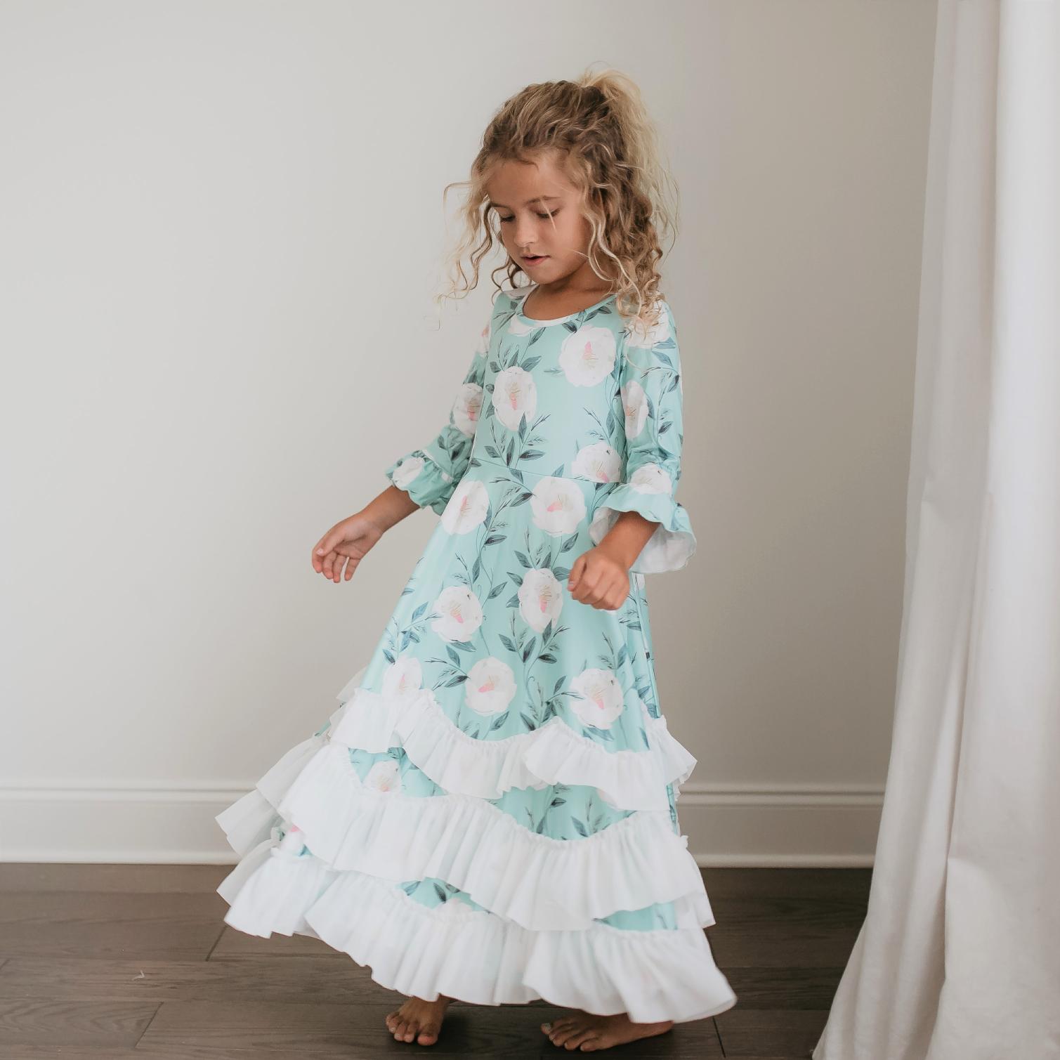 Dance For Hours Navy Blue Ditsy Floral Dress – Shop the Mint